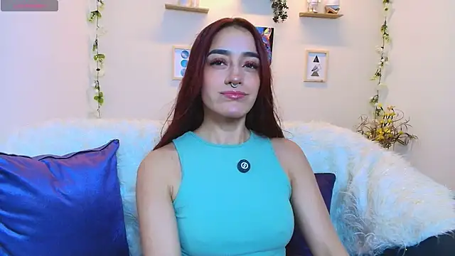 Snapshot of ViolethRosse chatting on 05/05/26, 12:51 ViolethRosse online show from 05/05/26, 12:51