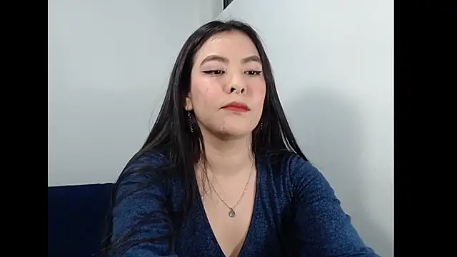 Snapshot of EloiseJun chatting on 04/19/26, 10:34 EloiseJun online show from 04/19/26, 10:34