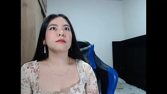 EloiseJun online show from 07/19/26, 11:19
