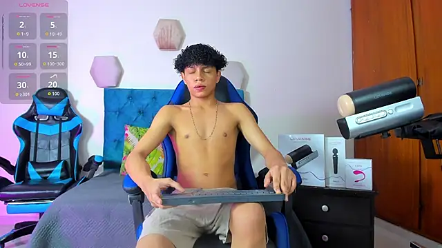 Snapshot of _taylor_black chatting on 09/24/25, 09:07 taylor black online show from 09/24/25, 09:07