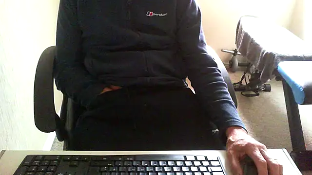 Snapshot of rogpb chatting on 10/03/25, 11:07 rogpb online show from 10/03/25, 11:07