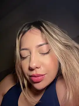 MissCat  online show from 12/19/25, 03:02