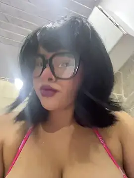Snapshot of Ada_sienn chatting on 07/22/26, 01:52 Ada sienn online show from 07/22/26, 01:52