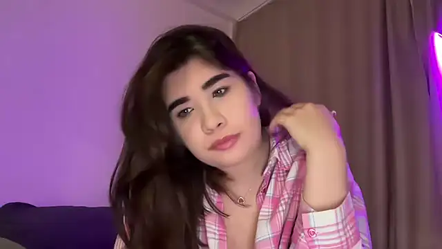 Snapshot of enyazhe chatting on 11/30/25, 02:32 enyazhe online show from 11/30/25, 02:32