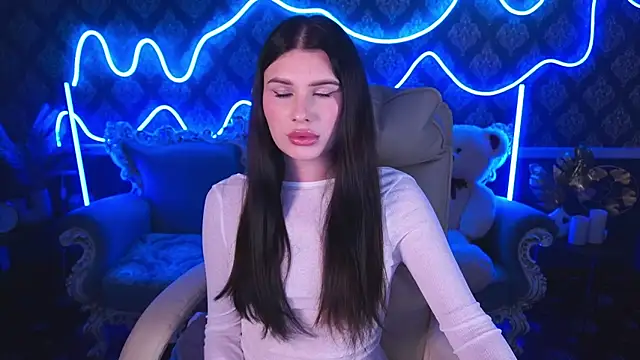 Snapshot of Neyla_Charm chatting on 10/05/25, 07:23 Neyla Charm online show from 10/05/25, 07:23