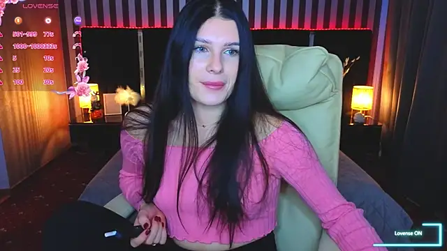 Snapshot of Neyla_Charm chatting on 10/26/25, 06:52 Neyla Charm online show from 10/26/25, 06:52