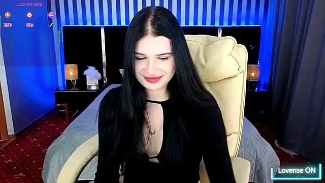 Snapshot of Neyla_Charm chatting on 11/28/25, 01:47 Neyla Charm online show from 11/28/25, 01:47