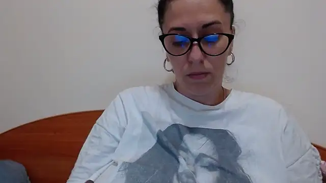 Snapshot of jollene chatting on 06/07/26, 01:37 jollene online show from 06/07/26, 01:37