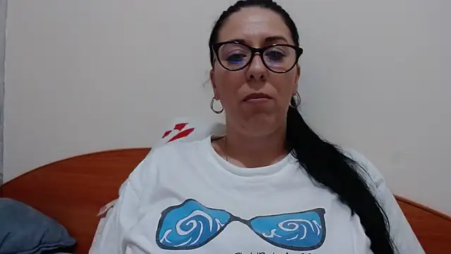 Snapshot of jollene chatting on 06/08/26, 02:17 jollene online show from 06/08/26, 02:17