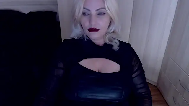 Snapshot of demisweet chatting on 06/15/26, 10:34 demisweet online show from 06/15/26, 10:34