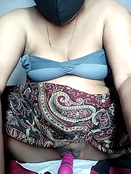 Snapshot of LushVamp chatting on 02/10/26, 02:43 LushVamp online show from 02/10/26, 02:43