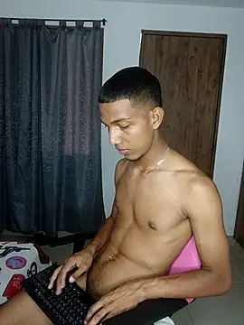 Snapshot of miguelmarcus chatting on 09/14/25, 03:22 miguelmarcus online show from 09/14/25, 03:22