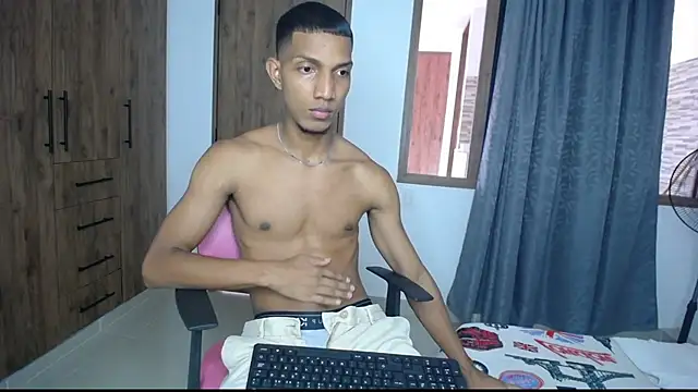 Snapshot of miguelmarcus chatting on 10/03/25, 05:54 miguelmarcus online show from 10/03/25, 05:54