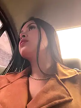 CrisMarulanda online show from 10/12/25, 07:13