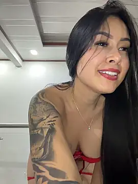 Snapshot of CrisMarulanda chatting on 06/21/26, 06:27 CrisMarulanda online show from 06/21/26, 06:27