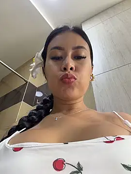Snapshot of CrisMarulanda chatting on 07/24/26, 04:27 CrisMarulanda online show from 07/24/26, 04:27