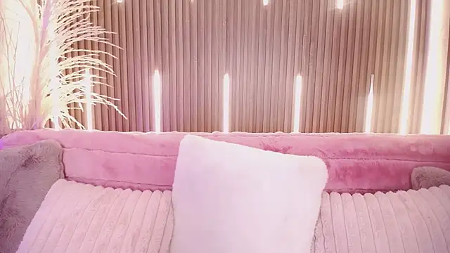 MylaDreams online show from 09/27/25, 03:44