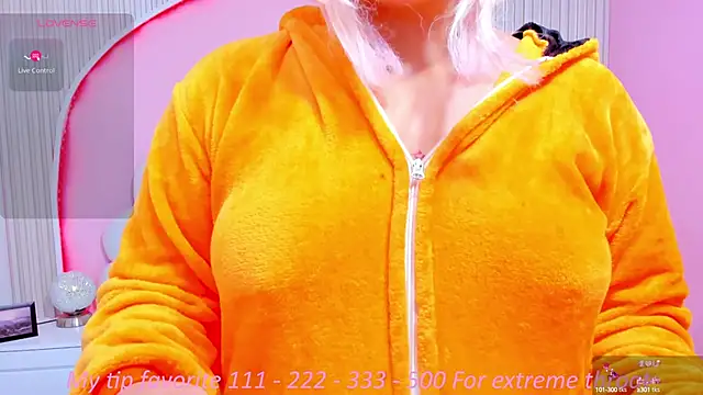 hinata dolly online show from 10/14/25, 11:22