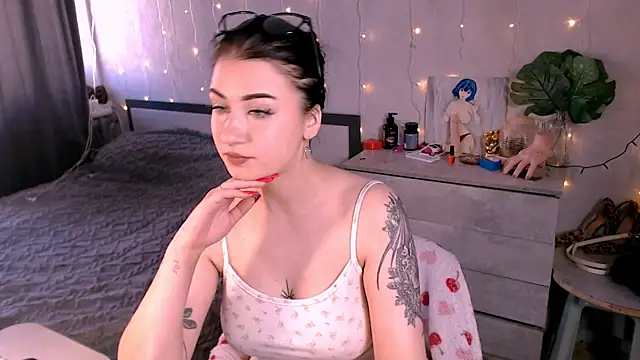 Katie Kiss online show from 06/03/26, 02:33
