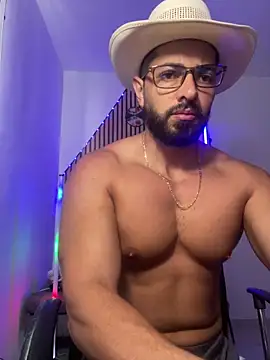 Snapshot of magnumchris chatting on 02/06/26, 03:04 magnumchris online show from 02/06/26, 03:04