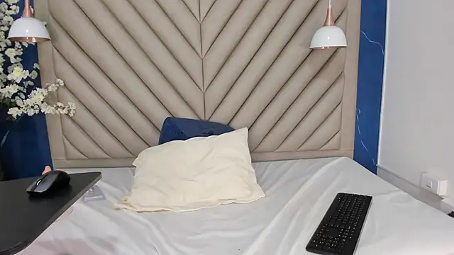 Snapshot of Ibbie_drastic chatting on 09/12/25, 12:16 Ibbie drastic online show from 09/12/25, 12:16