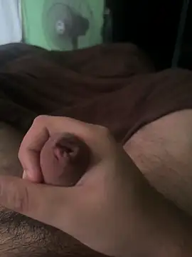 Eduardo 211205 online show from 12/04/25, 03:21