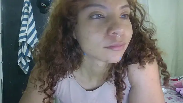 Snapshot of VioletV chatting on 06/03/26, 12:46 VioletV online show from 06/03/26, 12:46