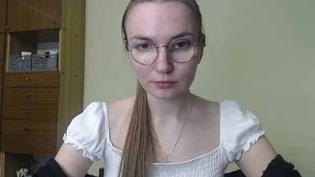 LooveELLYx online show from 12/20/24, 05:40