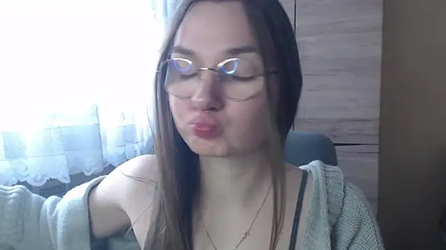 LooveELLYx online show from 01/04/25, 10:49