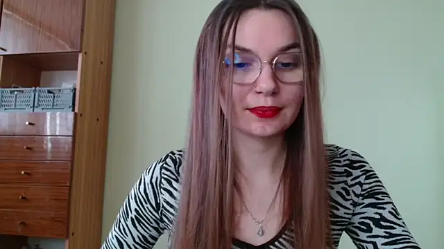 LooveELLYx online show from 02/21/25, 07:45