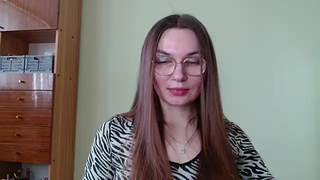 LooveELLYx online show from 02/21/25, 11:01