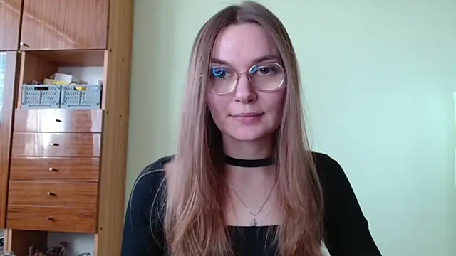 LooveELLYx online show from 10/20/25, 01:22