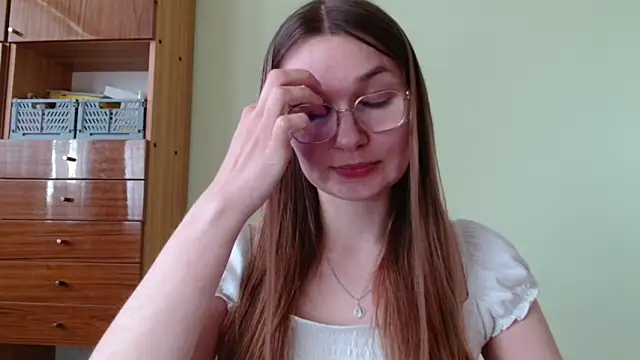 LooveELLYx online show from 04/23/26, 12:29