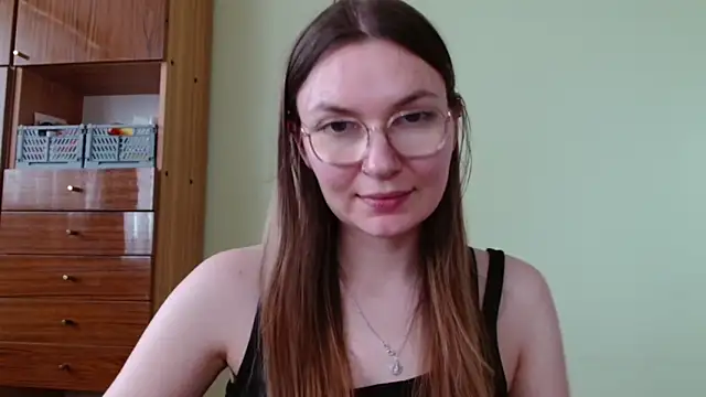 LooveELLYx online show from 06/10/26, 01:32