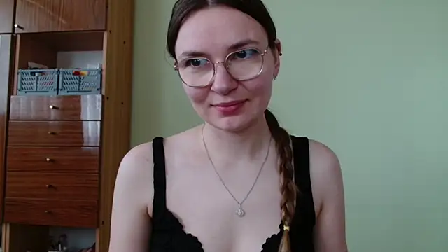 LooveELLYx online show from 06/11/26, 06:33