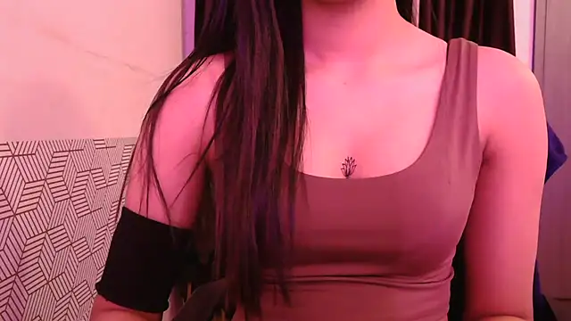 Snapshot of Tathiraa chatting on 02/26/26, 07:24 Tathiraa online show from 02/26/26, 07:24