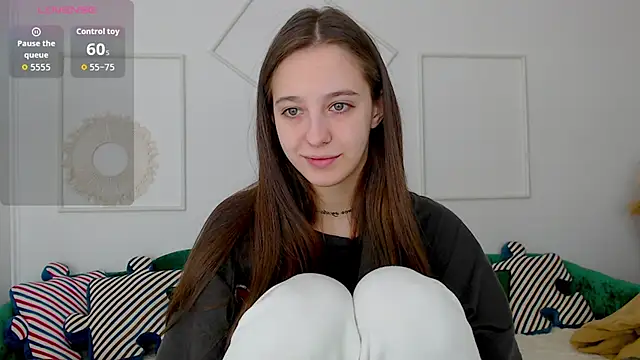 Little cherryy   online show from 10/02/25, 06:42