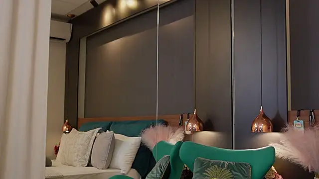 EmilyTrix online show from 04/22/26, 10:55