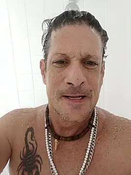 Snapshot of redonfire chatting on 01/15/26, 01:37 redonfire online show from 01/15/26, 01:37