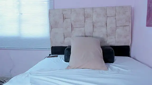 kethe love  online show from 04/04/26, 09:01