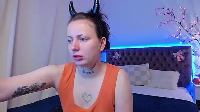 LilaVame online show from 10/31/25, 08:43