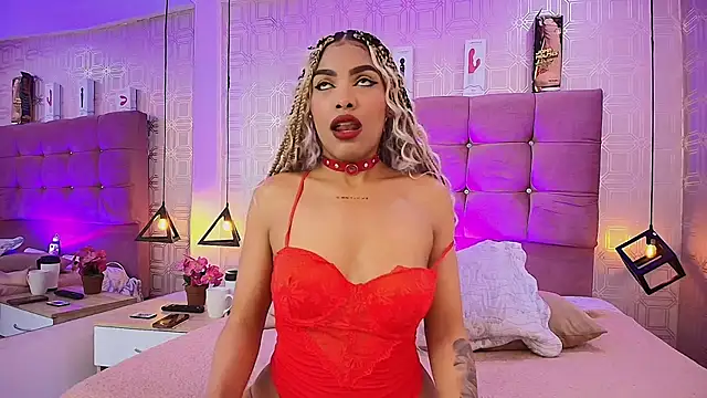 Snapshot of LexieBloom chatting on 09/12/25, 04:01 LexieBloom online show from 09/12/25, 04:01