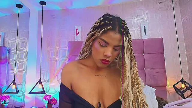 Snapshot of LexieBloom chatting on 10/07/25, 03:58 LexieBloom online show from 10/07/25, 03:58