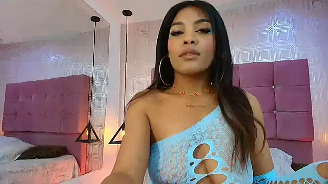 Snapshot of LexieBloom chatting on 11/25/25, 04:01 LexieBloom online show from 11/25/25, 04:01