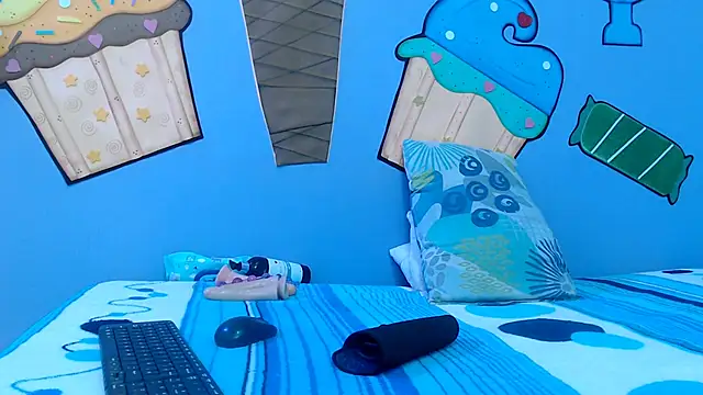 skinnykalitzo18 online show from 01/12/26, 02:22