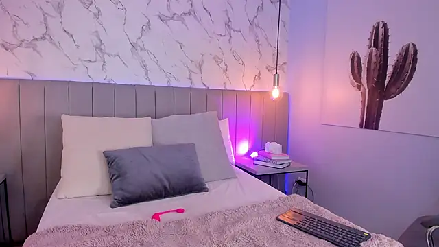 Karlla Brown online show from 10/30/25, 01:45