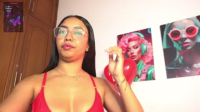 Snapshot of pocahotass_11 chatting on 02/14/26, 11:18 pocahotass 11 online show from 02/14/26, 11:18