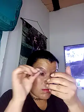 Hanna Kieran online show from 10/12/25, 04:06