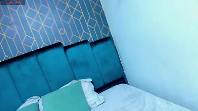 king falconer online show from 09/20/25, 01:39