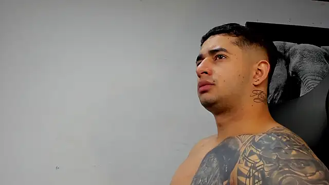 king falconer online show from 11/18/25, 01:22